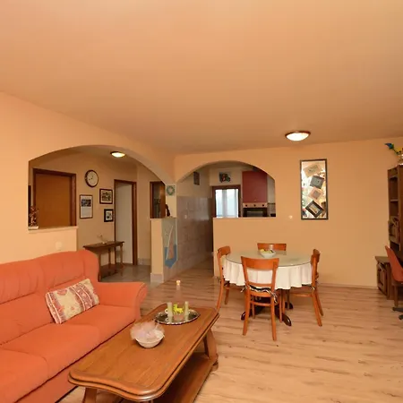 Apartment Haldej